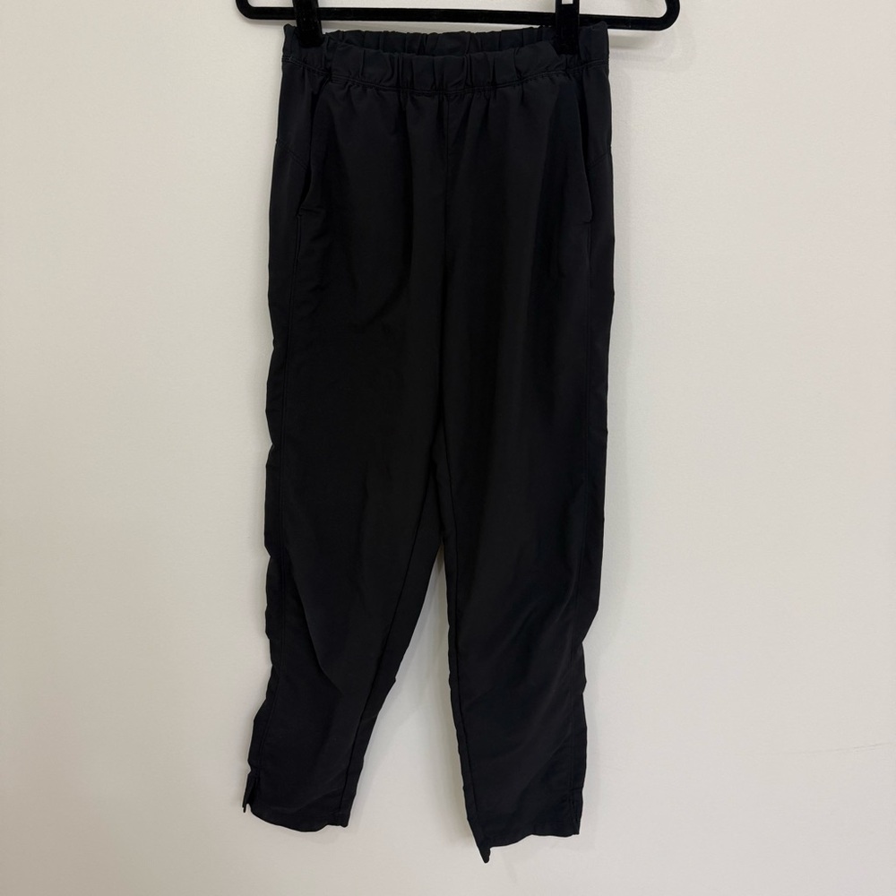 ZELLA  Black work out pants Women’s size Small 186